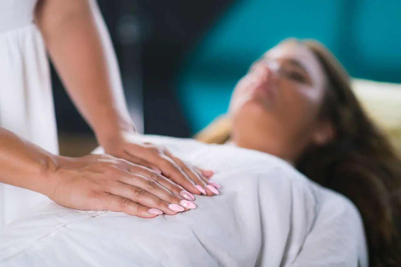 4 Simple Steps To Do Reiki at Home to Improve Your Immune System